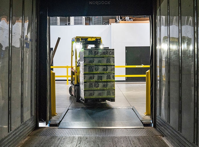 Logistics — Colorlib Website Template